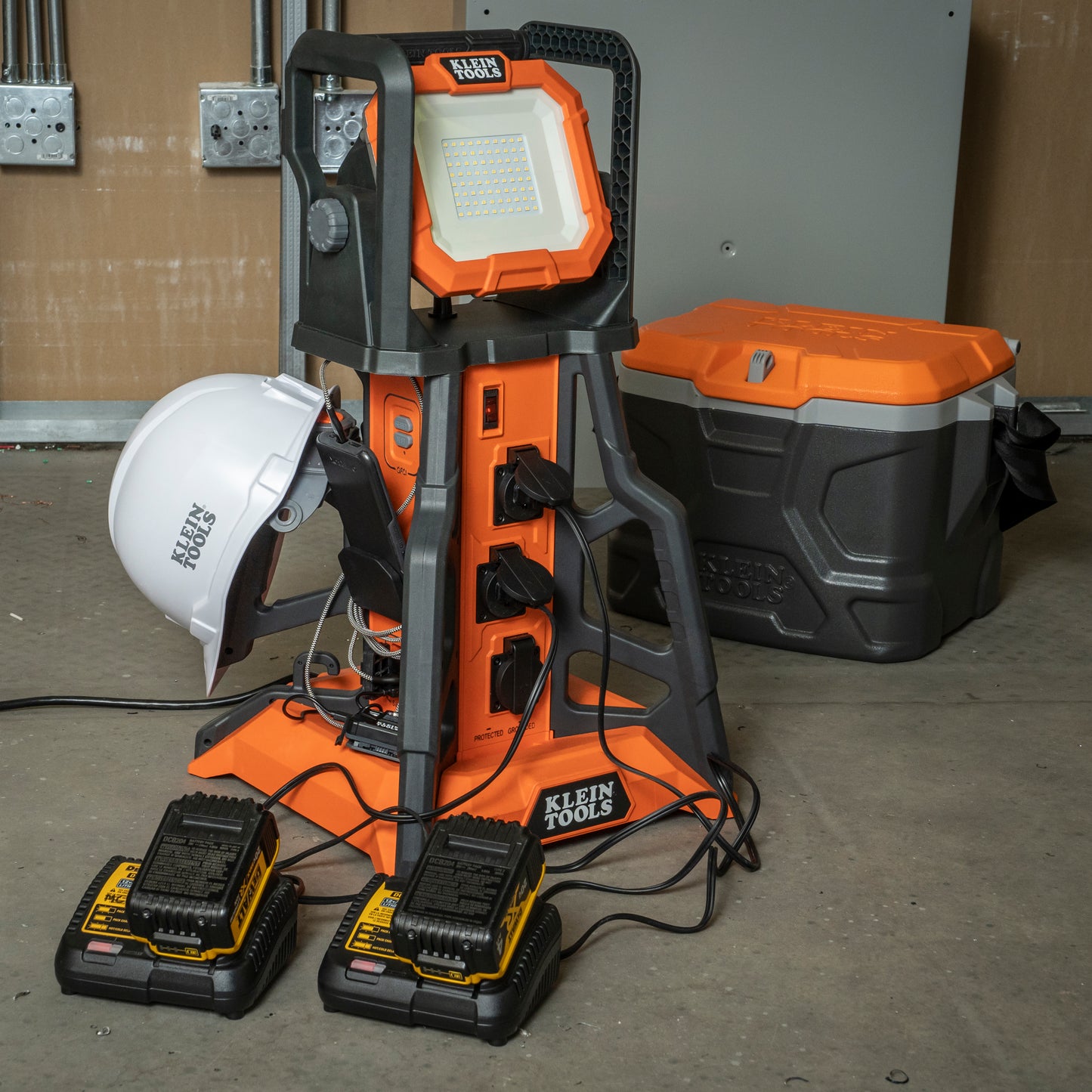 Klein PowerHub 1 Central Power and Lighting Solution