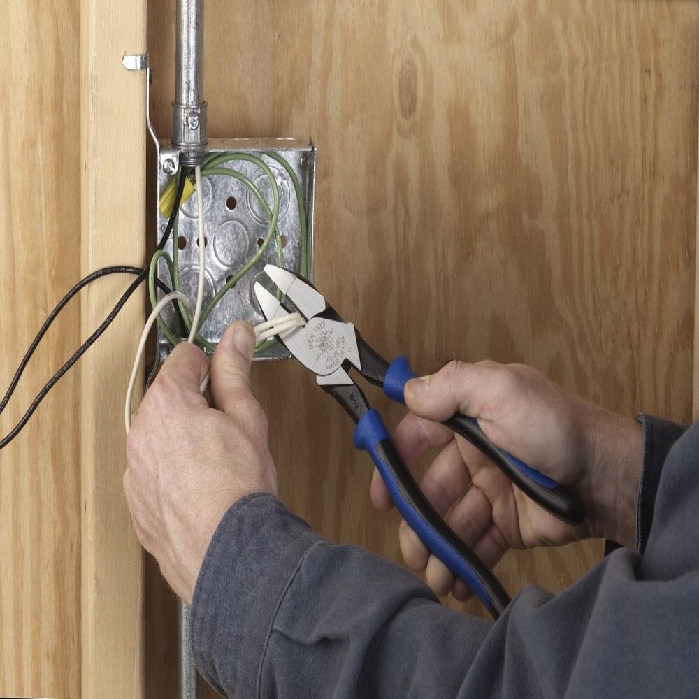 Klein 9" Side Cutting Pliers - Journeyman Handle - J2000 - 9NE - J.L. Matthews Co., Inc.