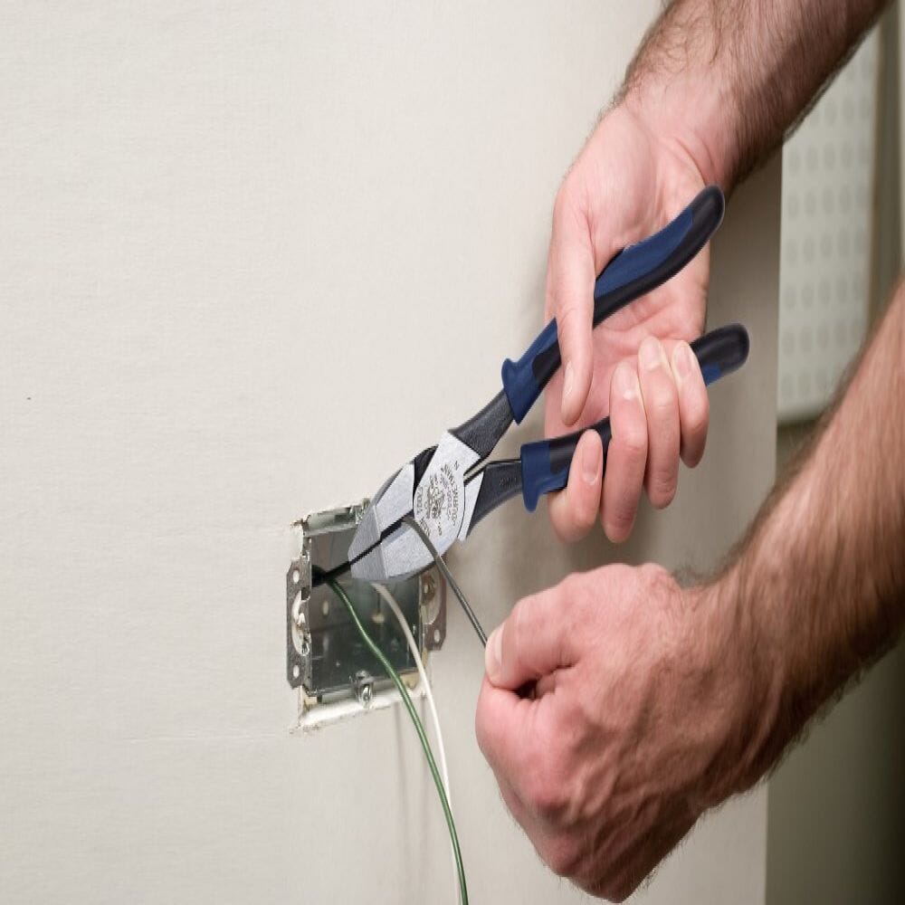 Klein 9" Side Cutting Pliers - Journeyman Handle - J2000 - 9NE - J.L. Matthews Co., Inc.