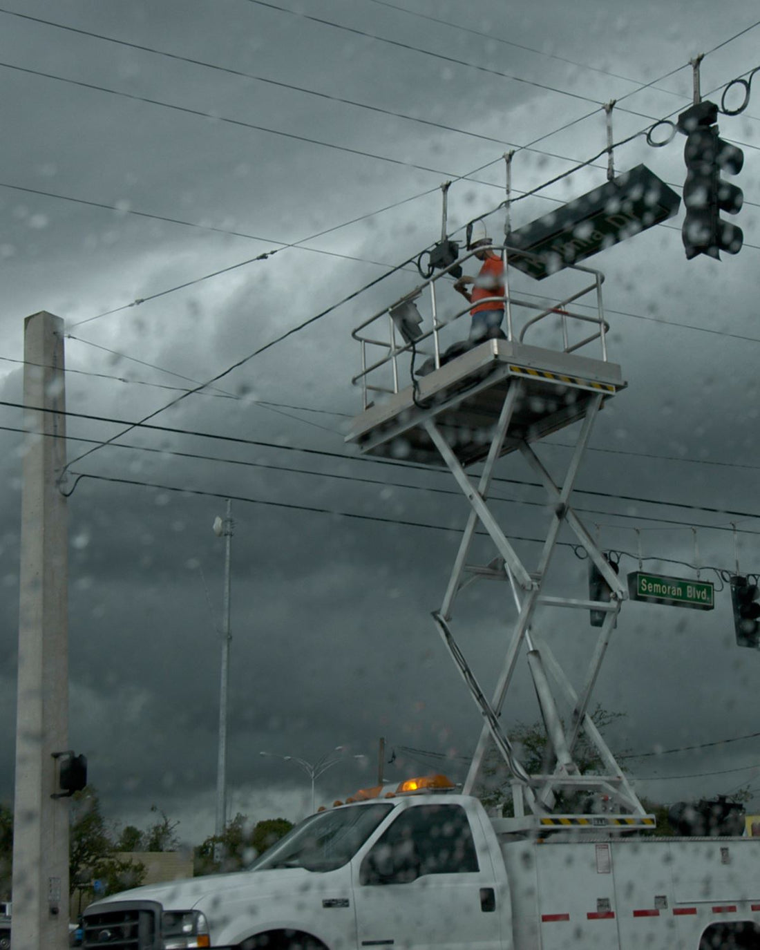 How do YOU prepare for a hurricane? - J.L. Matthews Co., Inc.