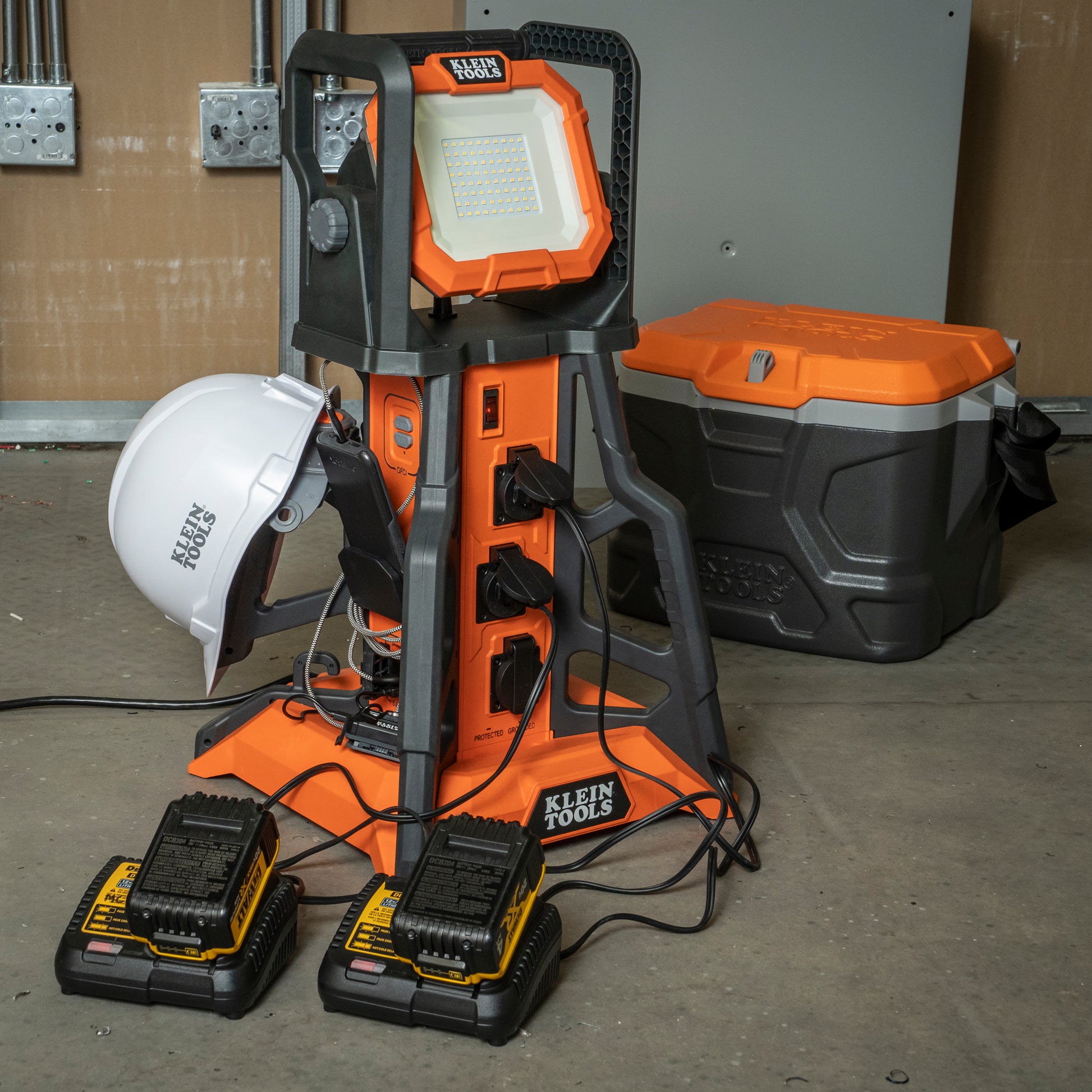Klein PowerHub 1 Central Power and Lighting Solution