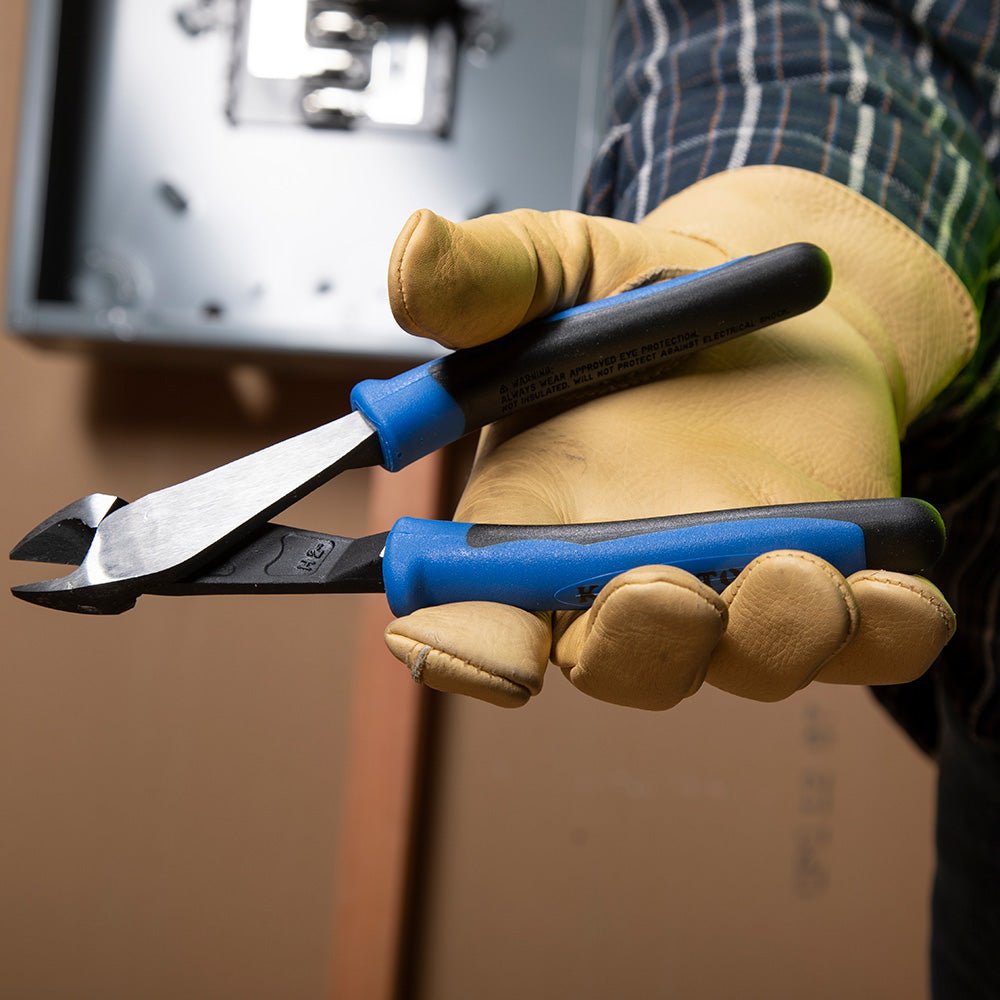 Dual-material Journeyman™ handles