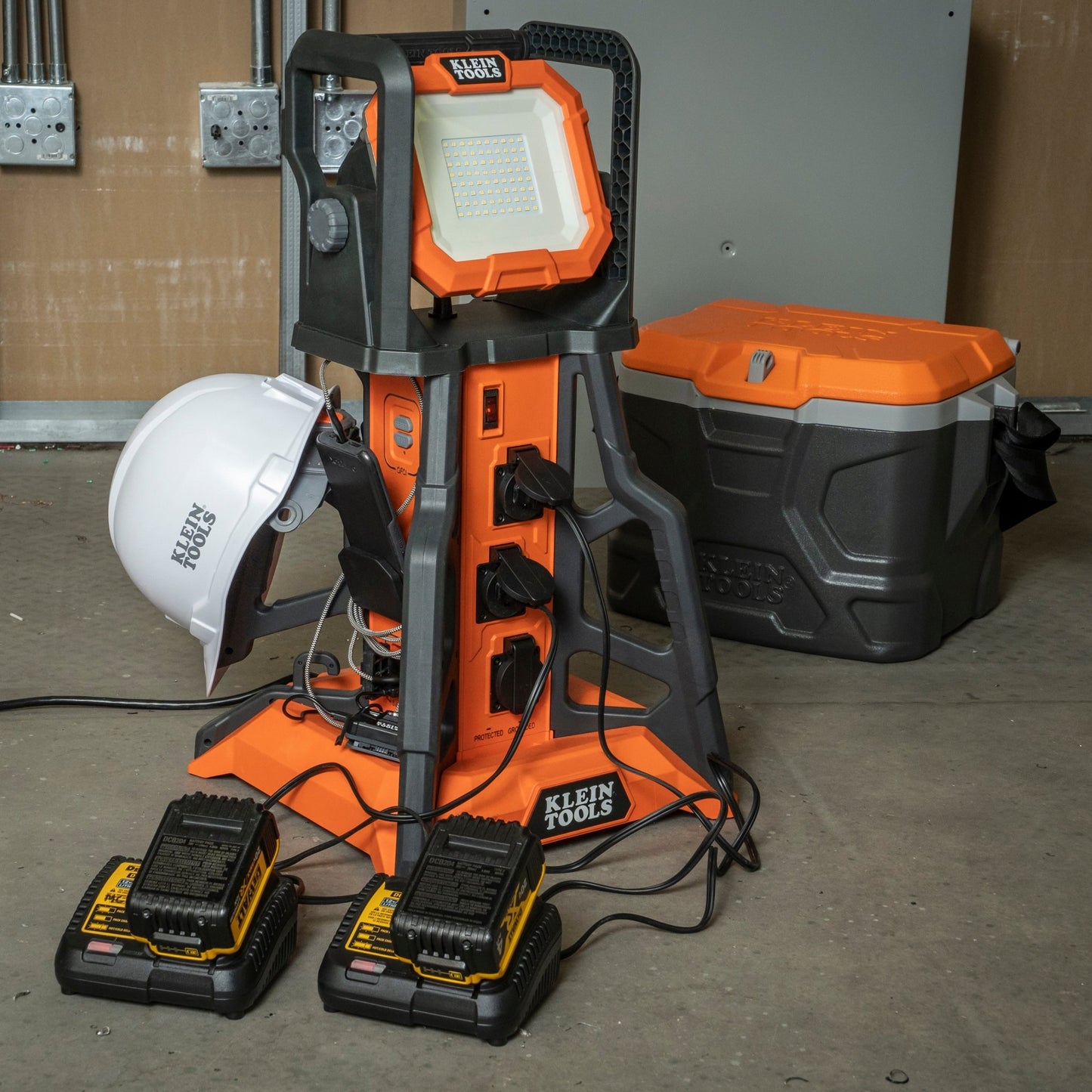 Klein PowerHub 1 Central Power and Lighting Solution
