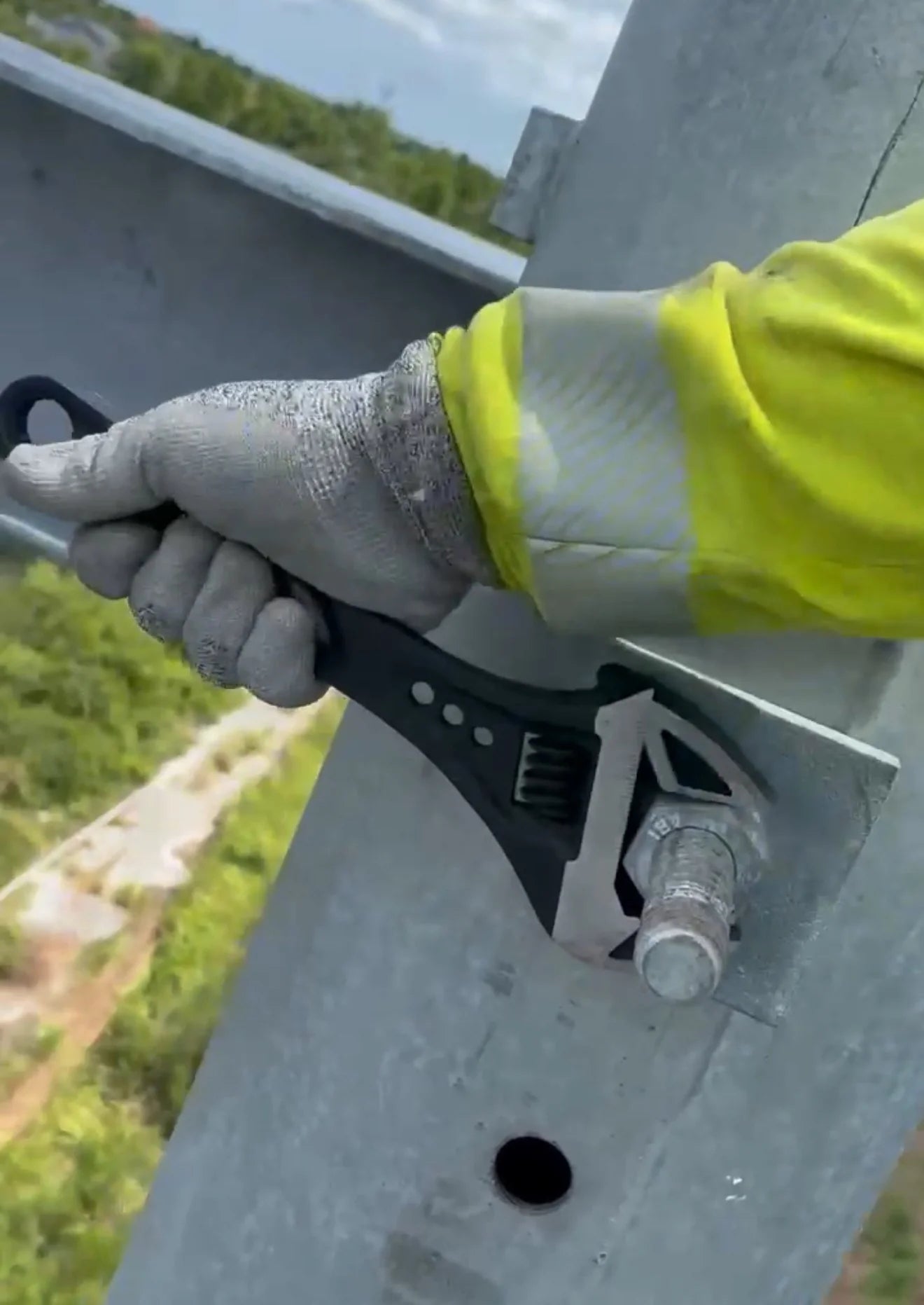 MADI 12” MADI Adjustable Lineman Big Wrench - ALW - 12 - Wrenches