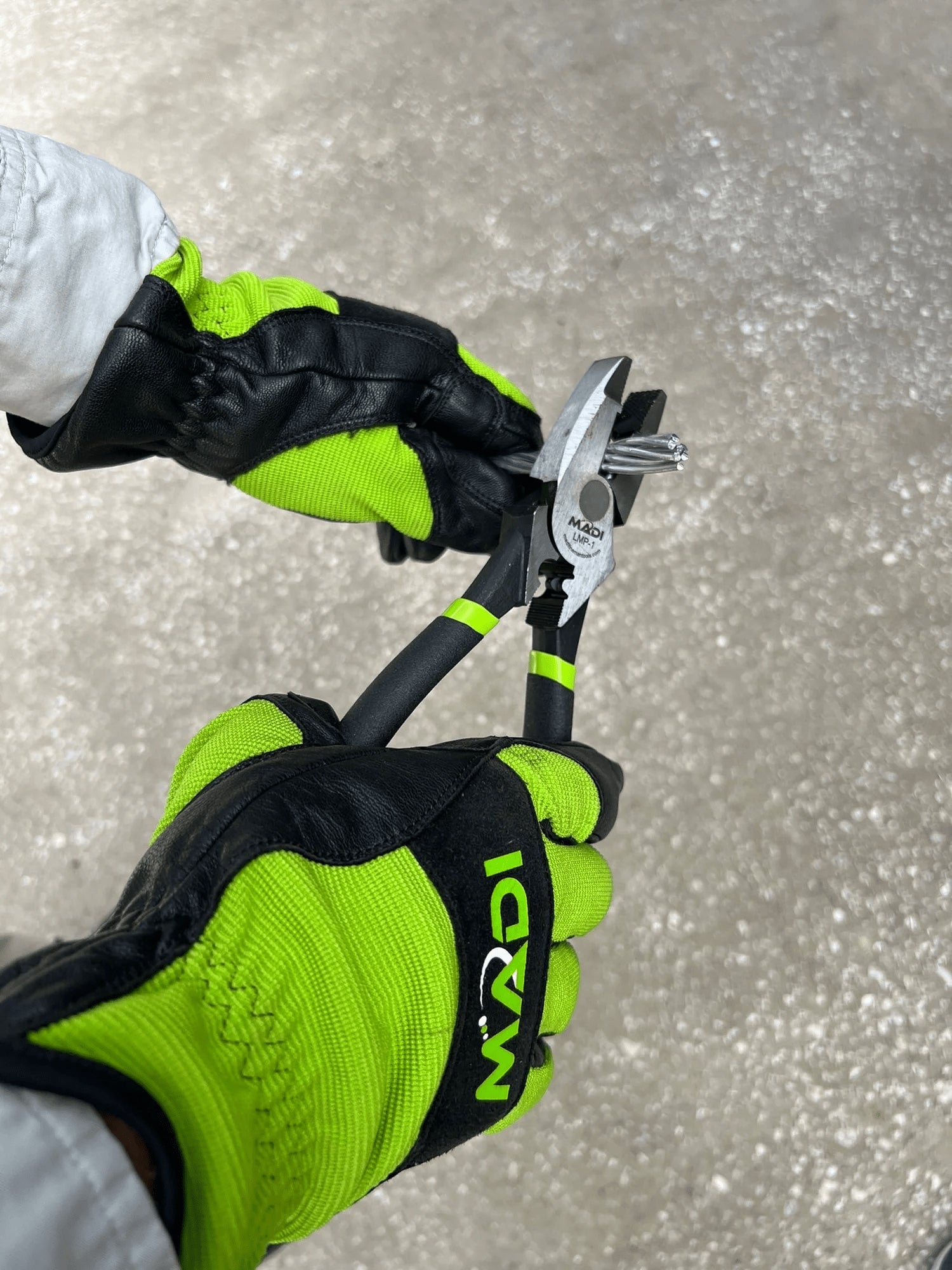Madi 9" Compound Action Pliers - LMPCA-1