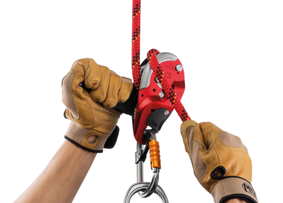 Petzl Self-braking Descender with AUTO-LOCK system 