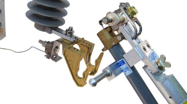 Utility Solutions Cutout Tool Grab - It Fuse Tube Remover - GRAB - IT - 2 - J.L. Matthews Co., Inc.